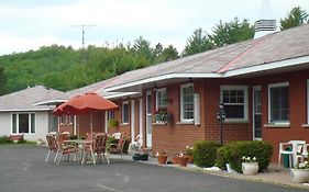 Mountain View Motel Barrys Bay Canada